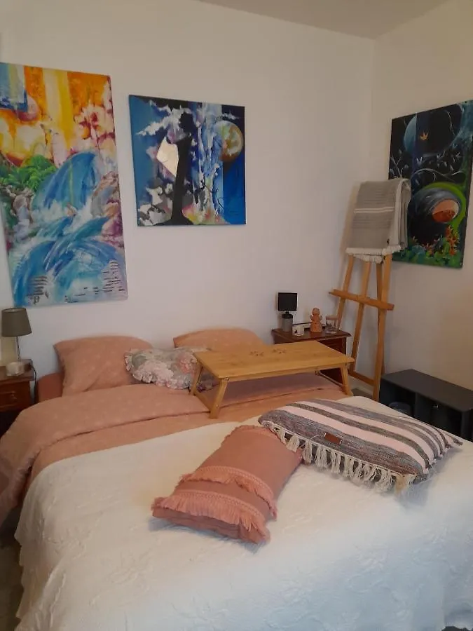 La Chambre De Garance Et Ses Couleurs D'Art Saint-Pol-de-Leon Bed & Breakfast